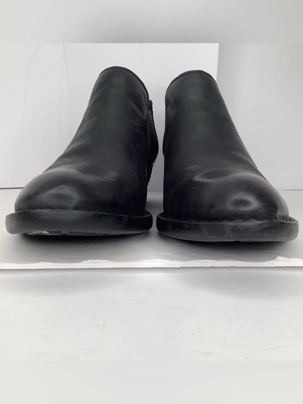 Born Black Leather Chelsea Block Heel Women’s Ankle Bootie Sz 8M Equestrian